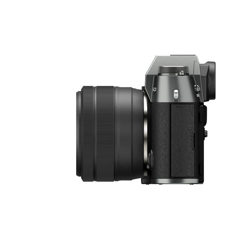 Fujifilm X-T50 mit XC 15-45mm Objektiv in anthrazitgrau.